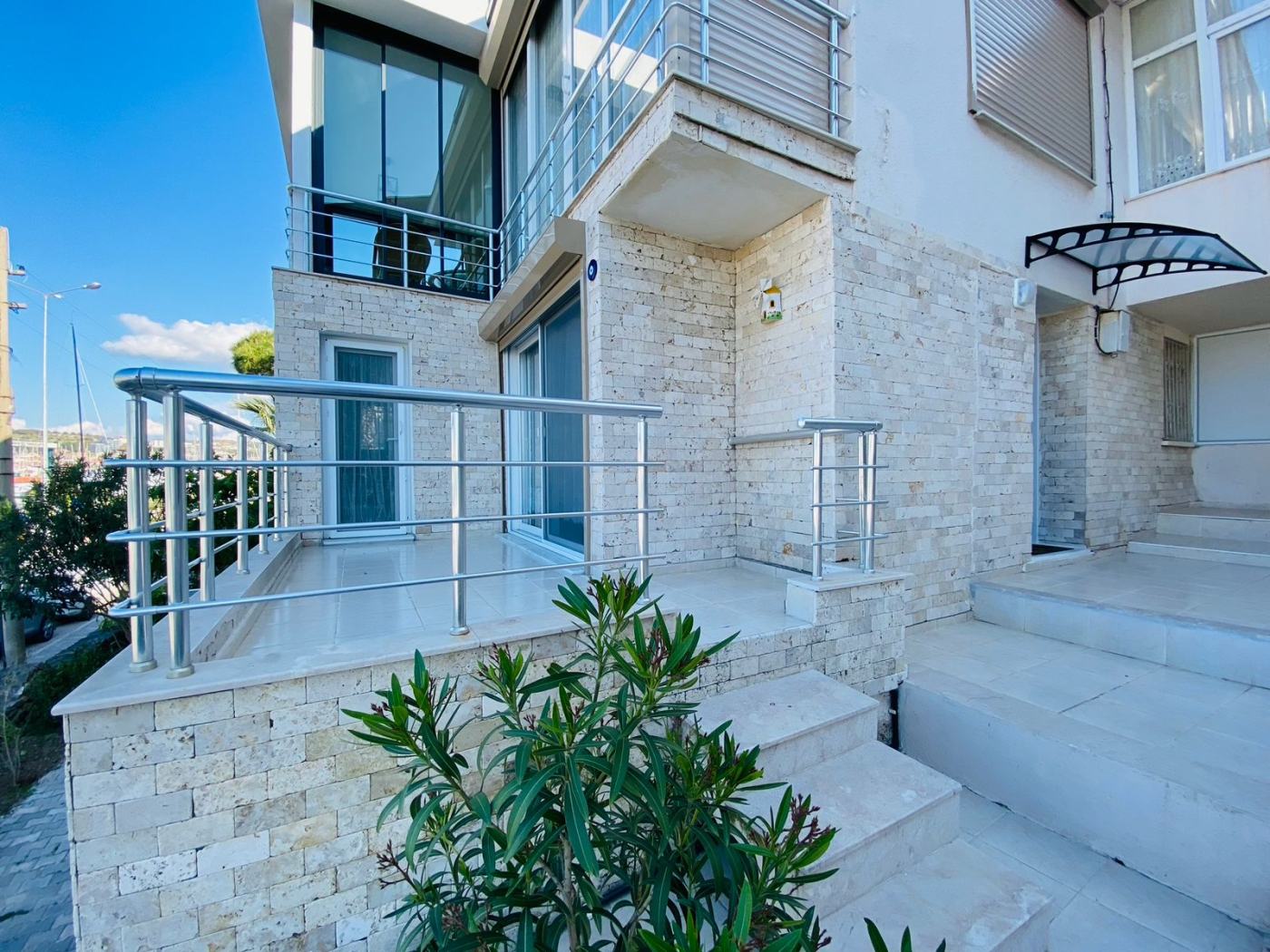 E-My Marina Çeşme giriş